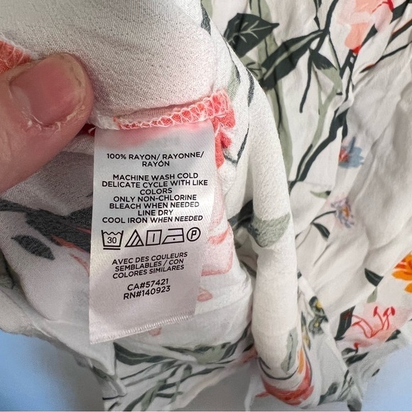 Loft Floral Button Back Blouse White - Picture 12 of 12